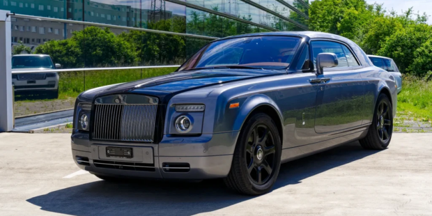 Drive Through Dubai’s Skyline in Style with a Rolls-Royce Hire